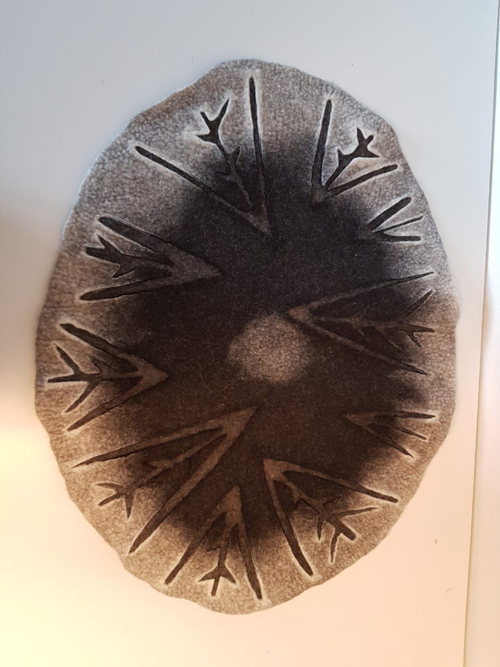 Felted wall hanging/table dekoration - Image 3