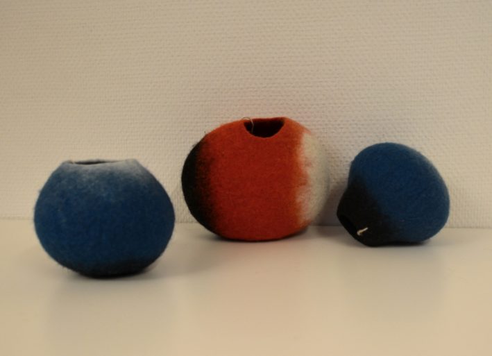 Felting tutorial how to shape 3D objects using fiber direction, carded wool, .