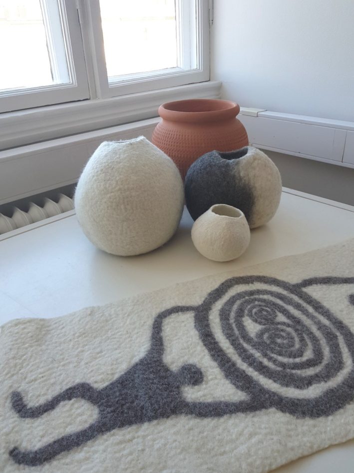 Felted Vases Grey/White - Image 3