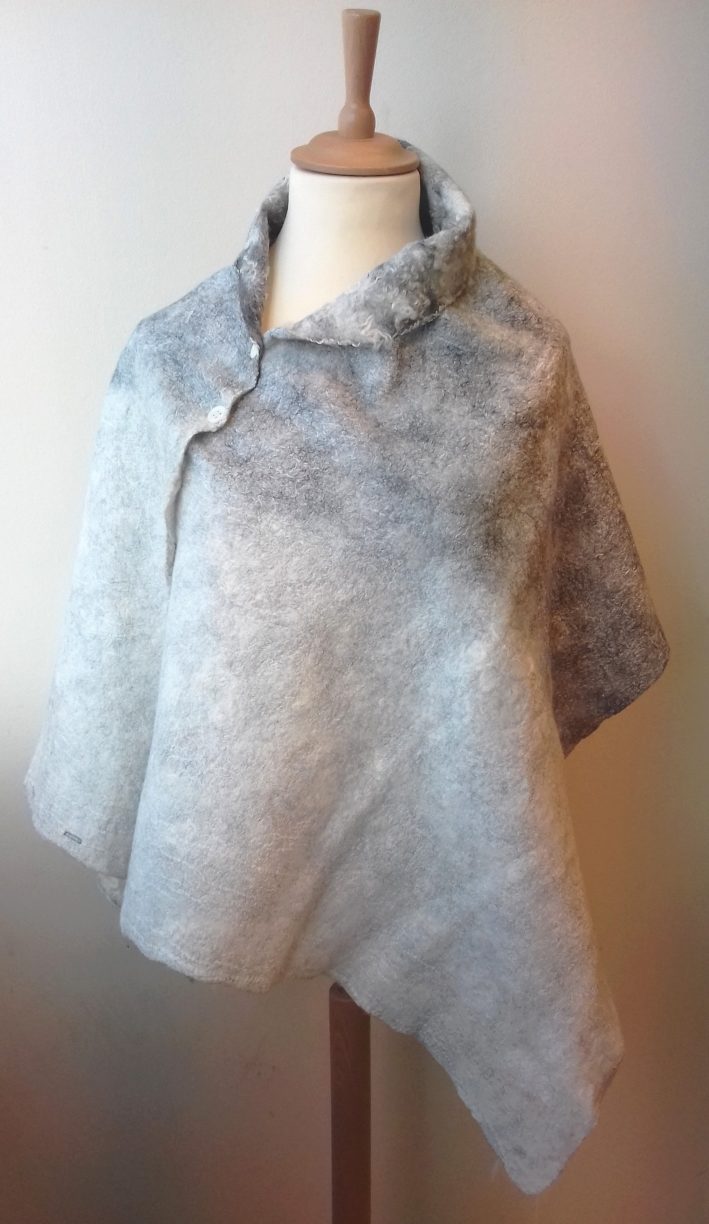 Nunofelted poncho - Image 7