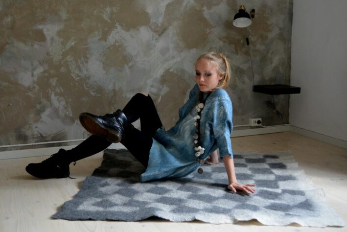 Top/sweater, asymmetric - Image 2